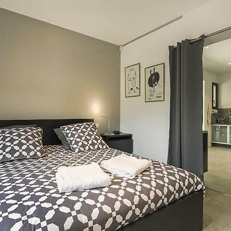 Les Aromatiques - Terrasse & Parking Prive A Les Avignon - Proche Golf Academy