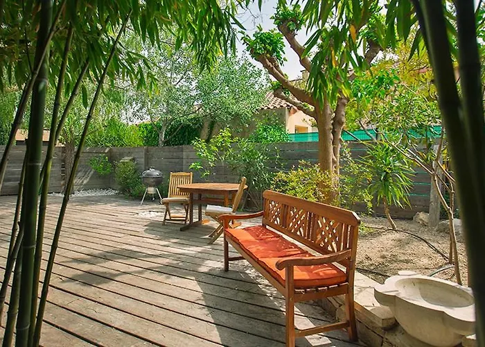 Πανσιόν Les Aromatiques - Terrasse & Parking Prive A Les Avignon - Proche Golf Academy